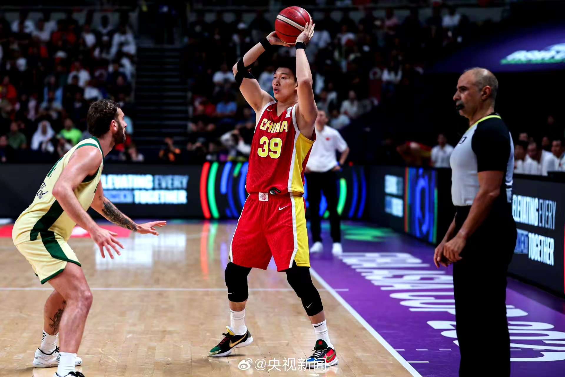 爱游戏直播入口-包含集结日体能课后，勒沃库森豪取连胜备战CBA常规赛，震撼外界，年轻球员得到机会的词条